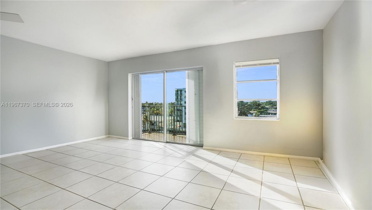 8024 Tatum Waterway Dr, Unit 5D, Miami Beach, FL 33141 Photo