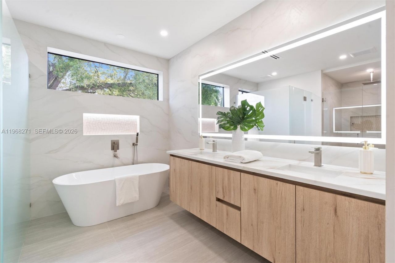 912 SE 13th St , Fort Lauderdale, FL 33316 Photo