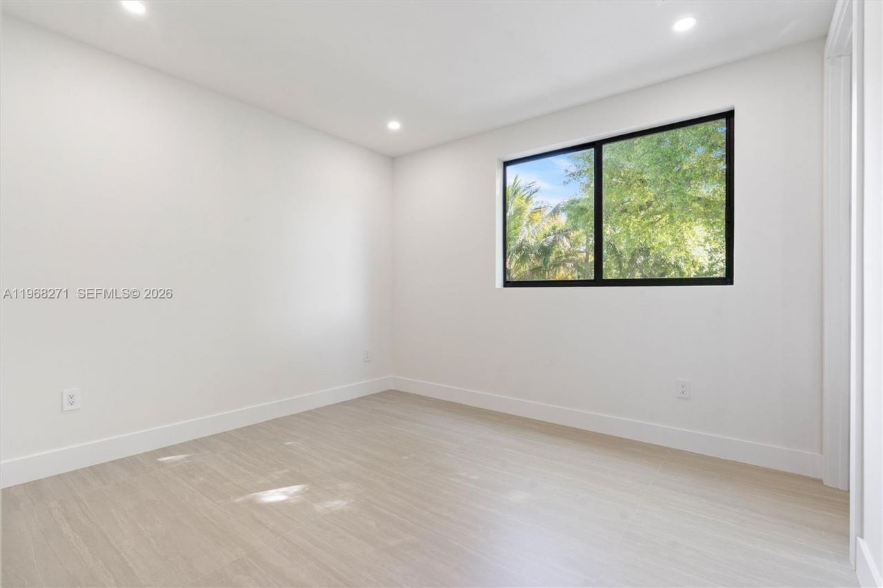 912 SE 13th St , Fort Lauderdale, FL 33316 Photo