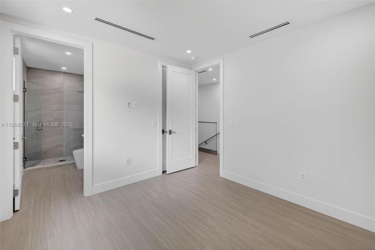 912 SE 13th St, Fort Lauderdale, FL 33316 Photo