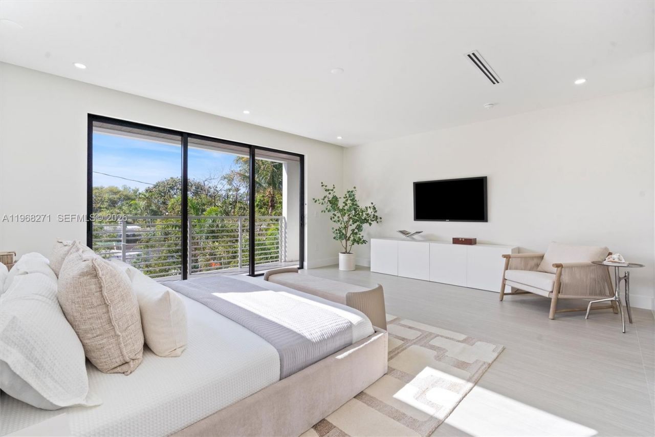 912 SE 13th St , Fort Lauderdale, FL 33316 Photo