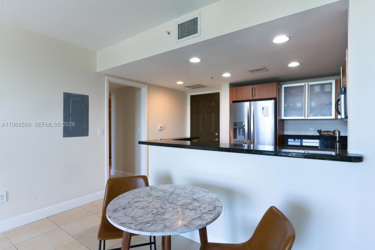 610 Clematis St , Unit 406, West Palm Beach, FL 33401 Photo