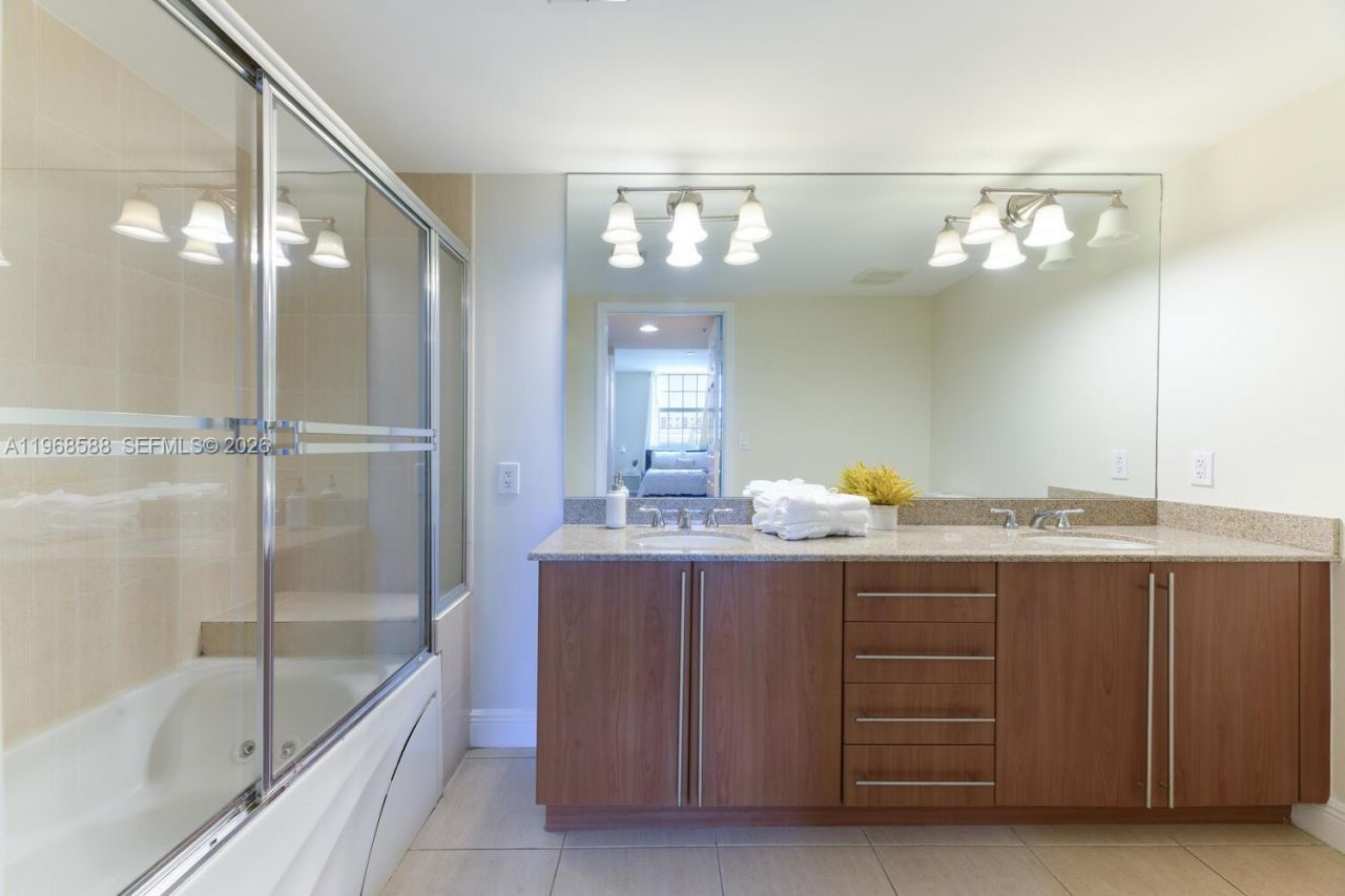 610 Clematis St , Unit 406, West Palm Beach, FL 33401 Photo