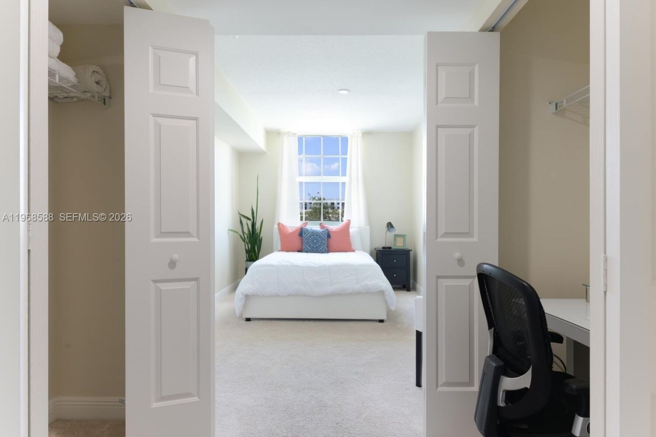 610 Clematis St , Unit 406, West Palm Beach, FL 33401 Photo