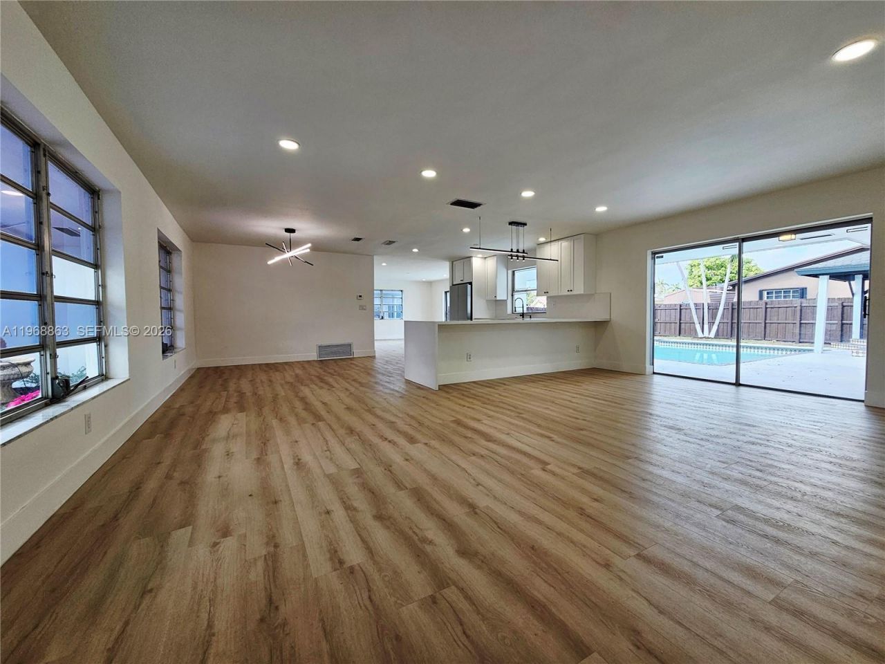 11101 NW 19th St, Pembroke Pines, FL 33026 Photo