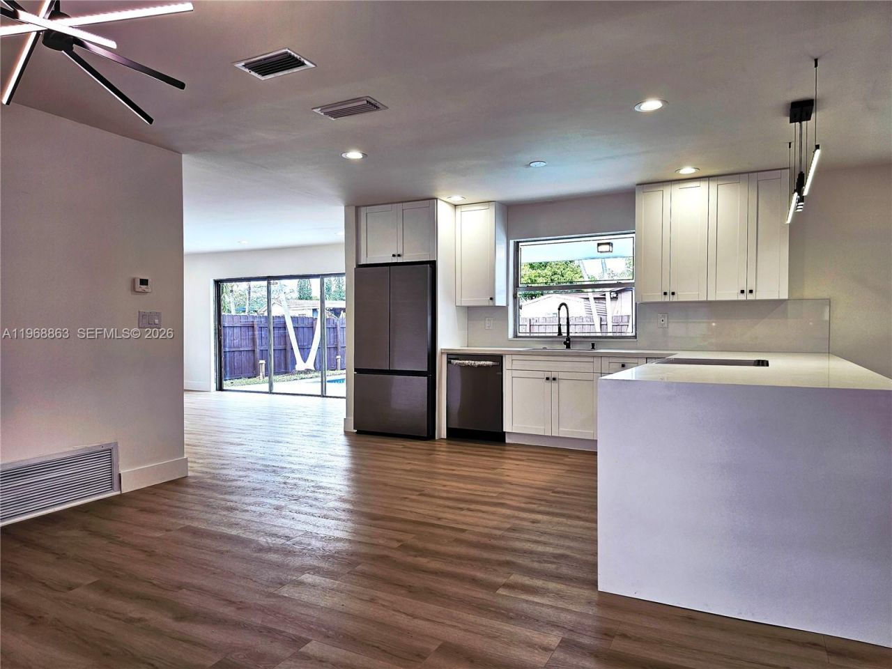 11101 NW 19th St, Pembroke Pines, FL 33026 Photo