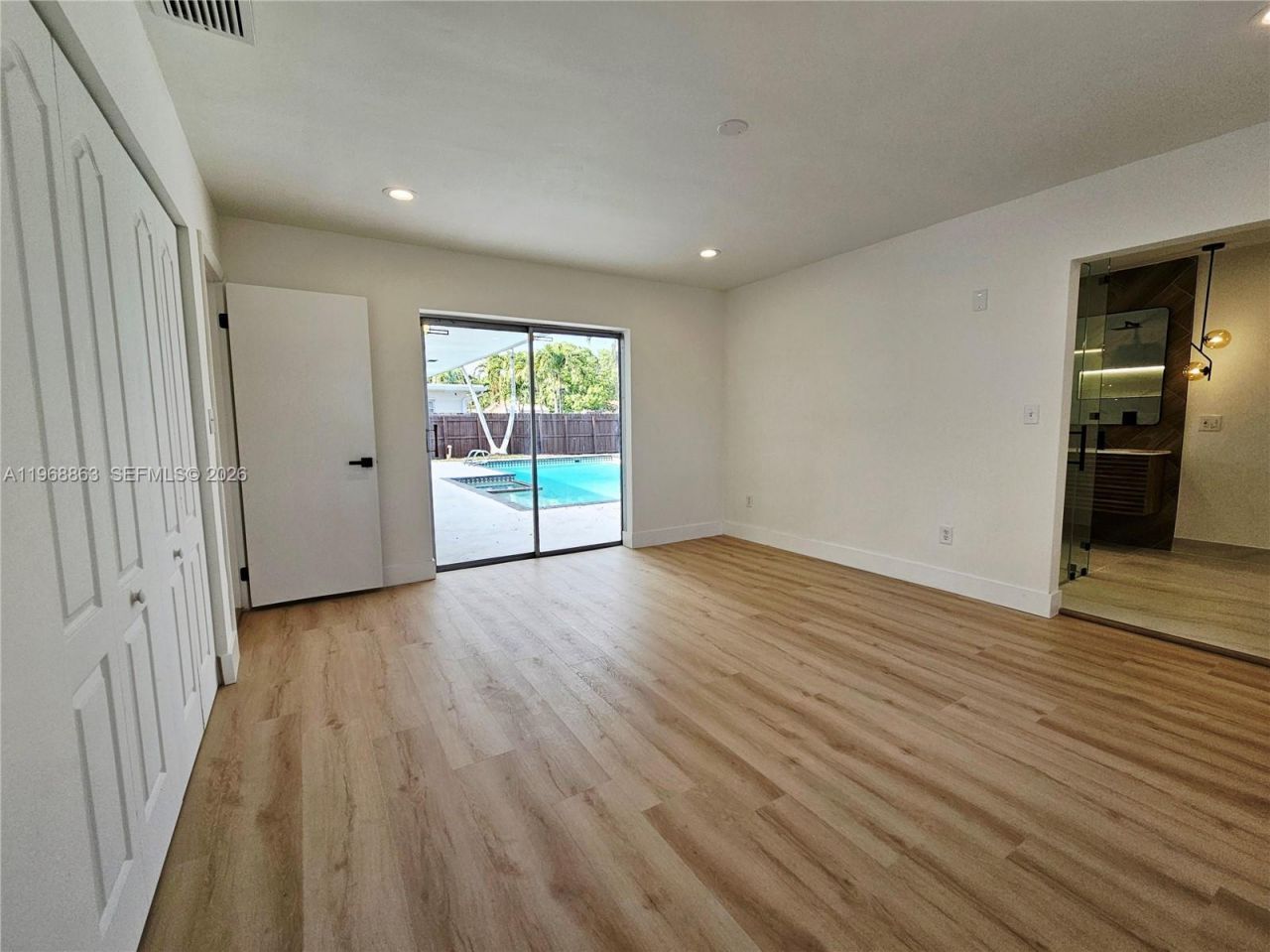 11101 NW 19th St, Pembroke Pines, FL 33026 Photo