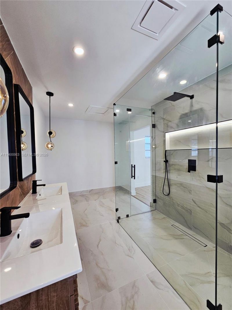 11101 NW 19th St, Pembroke Pines, FL 33026 Photo