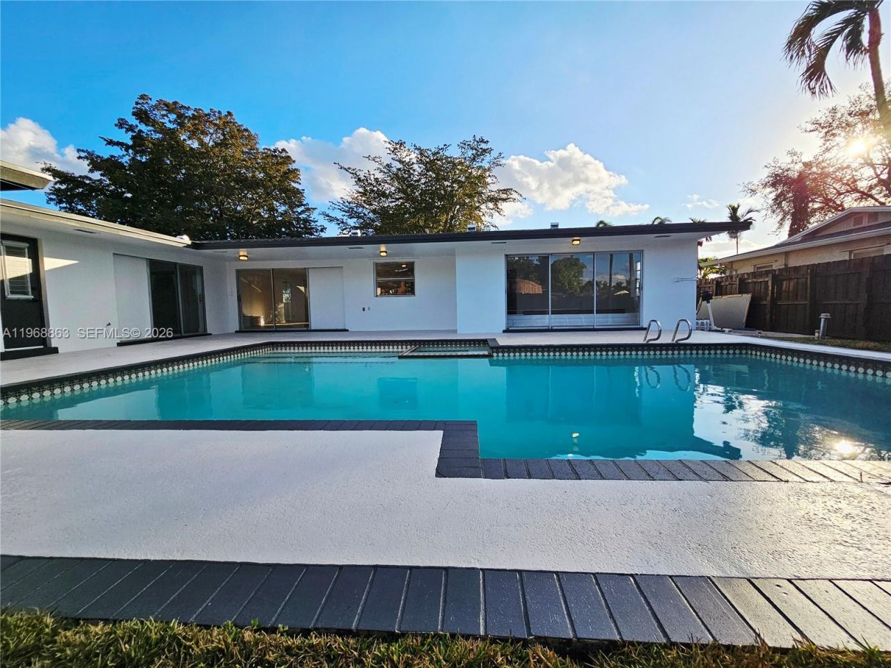 11101 NW 19th St, Pembroke Pines, FL 33026 Photo