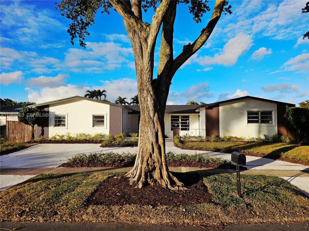 11101 NW 19th St, Pembroke Pines, FL 33026 Photo