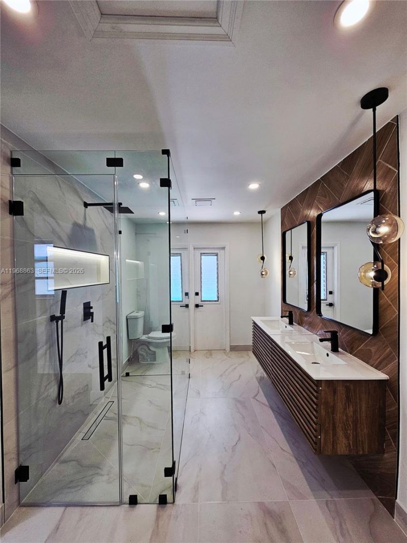 11101 NW 19th St, Pembroke Pines, FL 33026 Photo