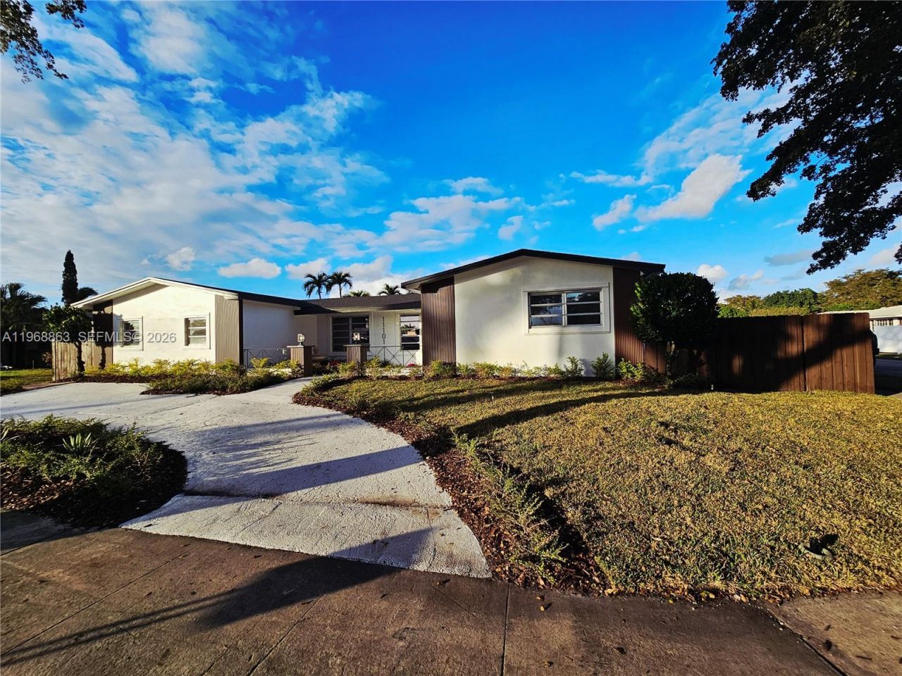 11101 NW 19th St, Pembroke Pines, FL 33026 Photo