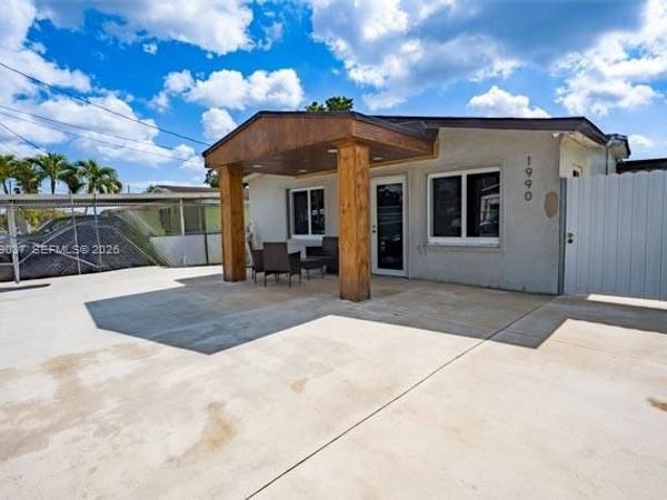 1990 NW 154th St , Miami Gardens, FL 33054
