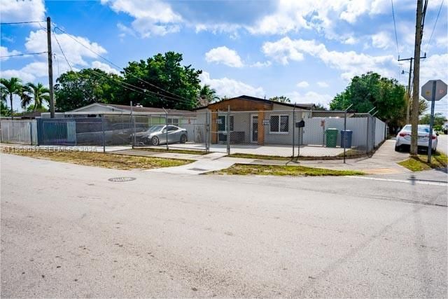 1990 NW 154th St , Miami Gardens, FL 33054 Photo