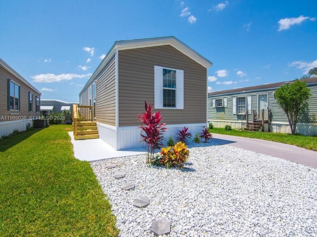 315 NE Cardinal Lane Unit Lot L25, Jensen Beach, FL 34957 Photo