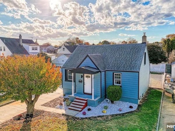 685 Edgewood Place, NORTH BRUNSWICK, NJ 08902