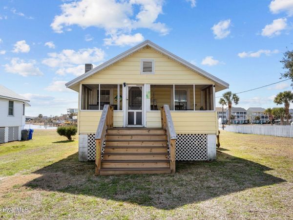 305 Atlanta Avenue, Carolina Beach, NC 28428