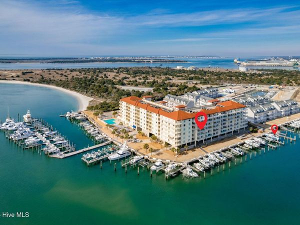 100 Olde Towne Yacht Club Drive, Unit 411 + A18, Beaufort, NC 28516