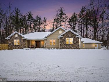 521 STONEY RUN ROAD, DILLSBURG, PA 17019