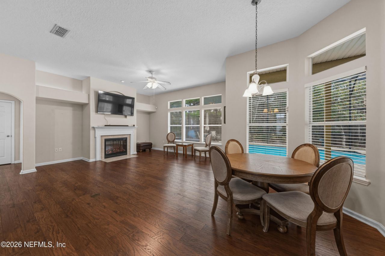 8664 Derry Drive, Jacksonville, FL 32244 Photo