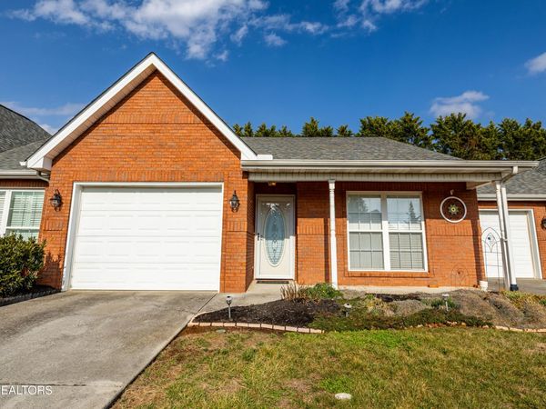 2906 Dominion Drive, Maryville, TN 37803
