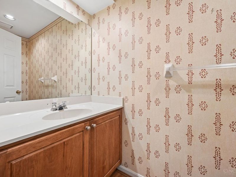 483 Vista Glen Drive, Springdale, OH 45246 Photo 18