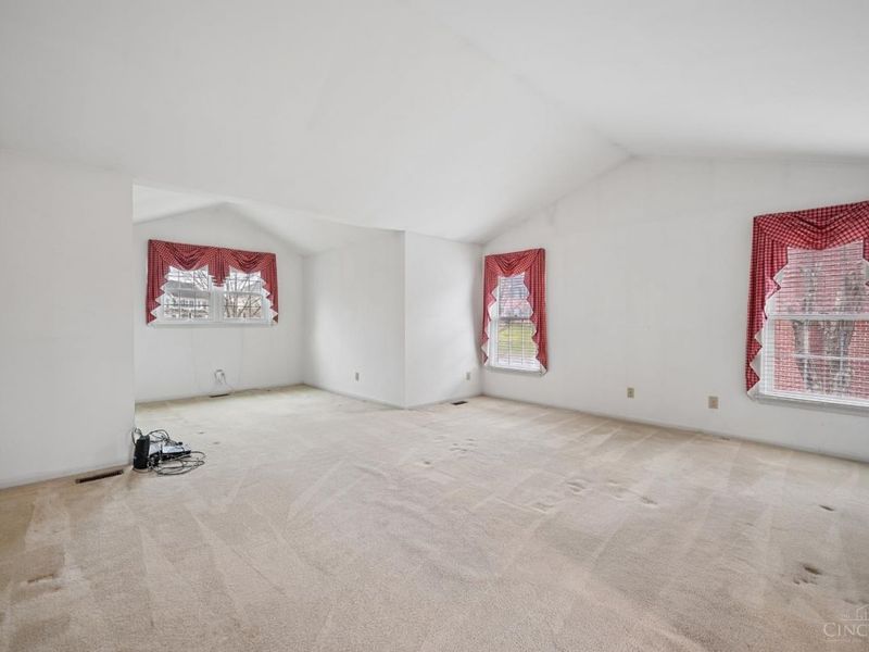 483 Vista Glen Drive, Springdale, OH 45246 Photo 19