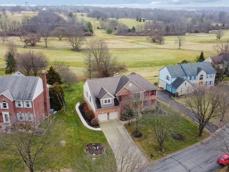 483 Vista Glen Drive, Springdale, OH 45246 Photo 3