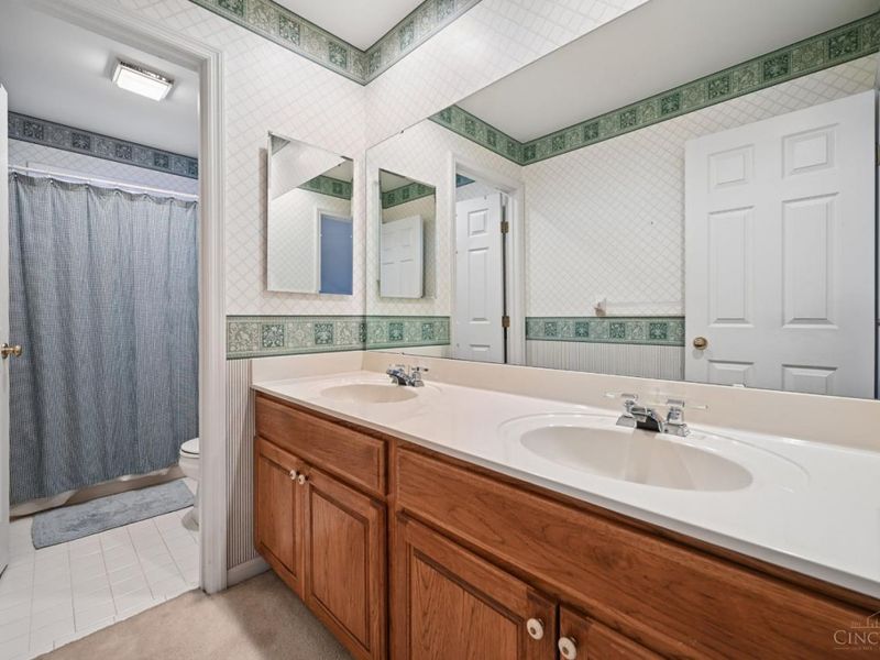 483 Vista Glen Drive, Springdale, OH 45246 Photo 31