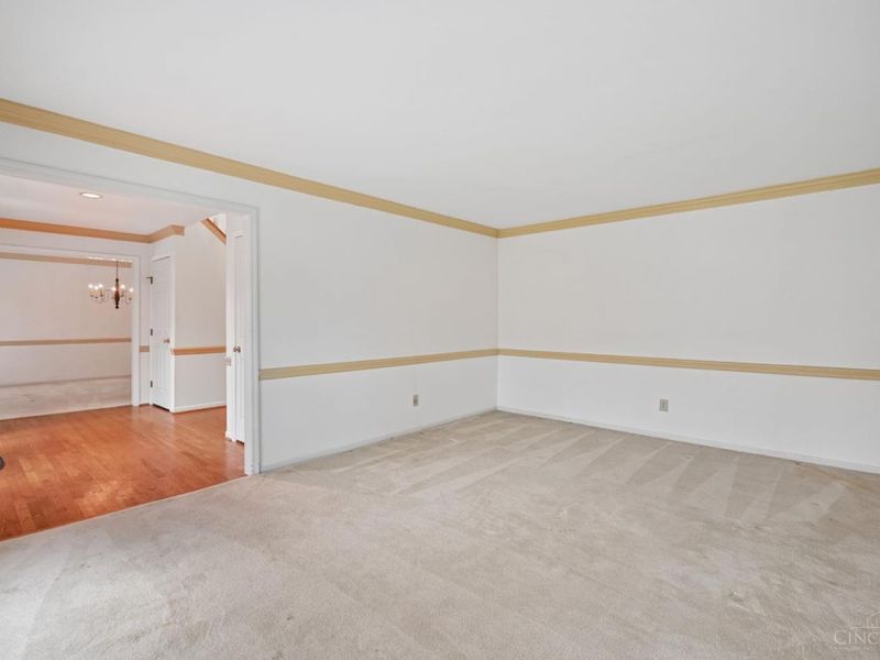 483 Vista Glen Drive, Springdale, OH 45246 Photo 8