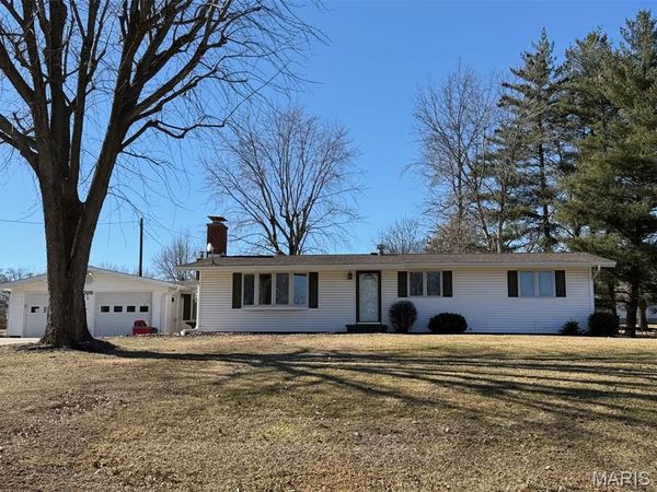 705 N Cottey Street, Edina, MO 63537