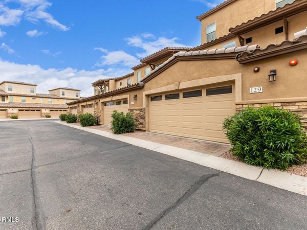 2821 S SKYLINE Drive, Unit 129, Mesa, AZ 85212