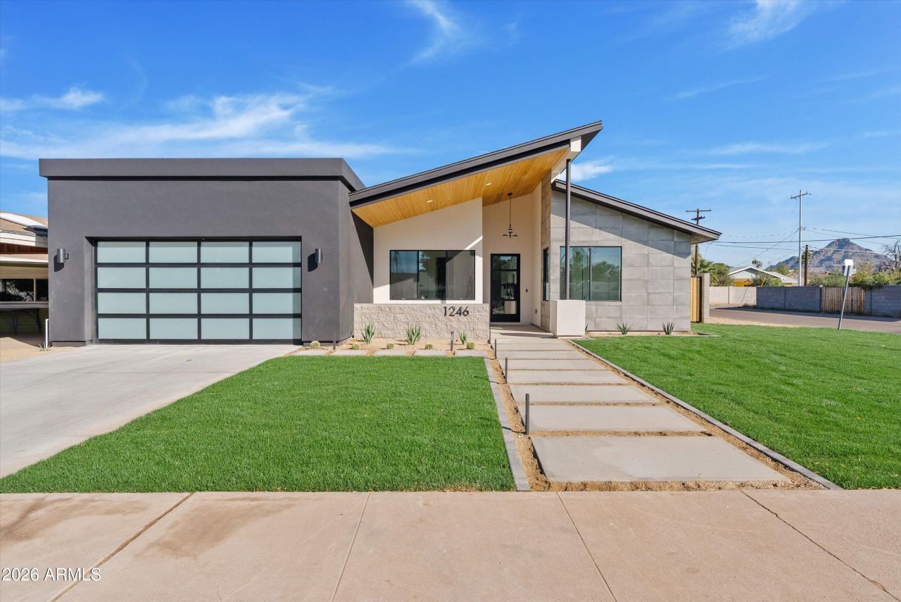 1246 E Oregon Avenue, Phoenix, AZ 85014 Main Photo