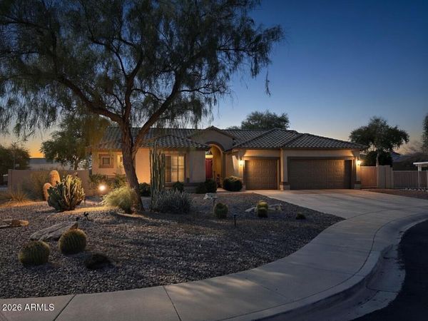 4652 W VILLA LINDA Drive, Glendale, AZ 85310