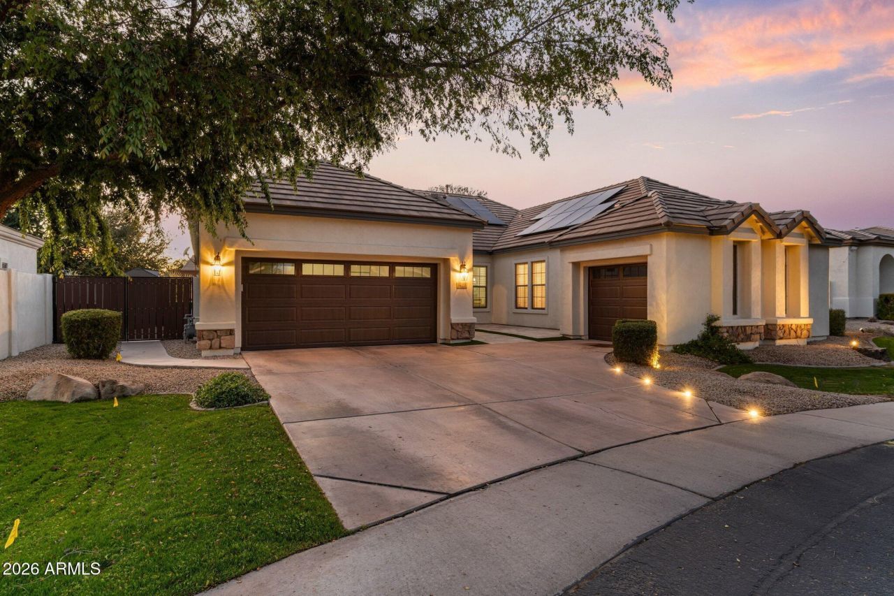 1902 S Los Altos Drive, Chandler, AZ 85286 Main Photo