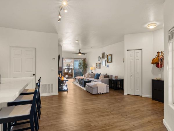 7936 E WILSHIRE Drive, Unit 203, Scottsdale, AZ 85257