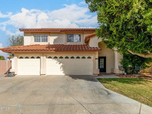 5702 W WINDROSE Drive, Glendale, AZ 85304