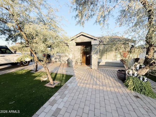 737 S 1st Street, Phoenix, AZ 85004