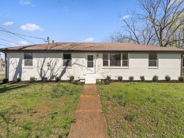 1015 Dickens St, Greenbrier, TN 37073