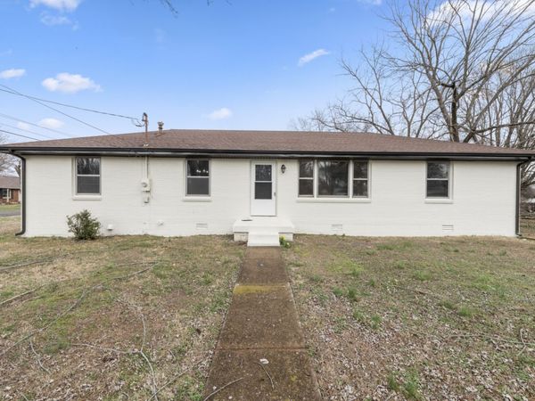 1015 Dickens St , Greenbrier, TN 37073