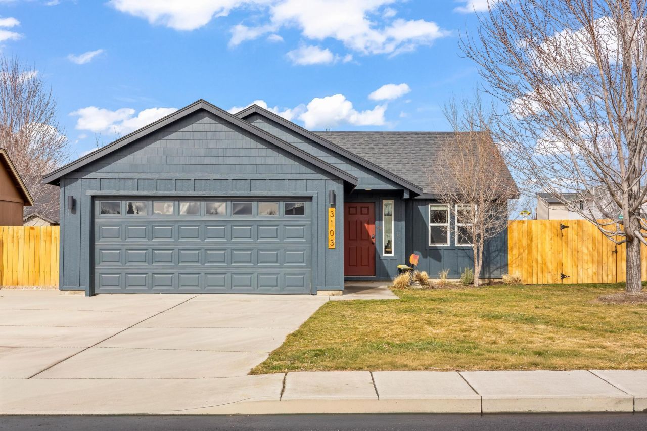 3103 SW Peridot Avenue, Redmond, OR 97756 Main Photo