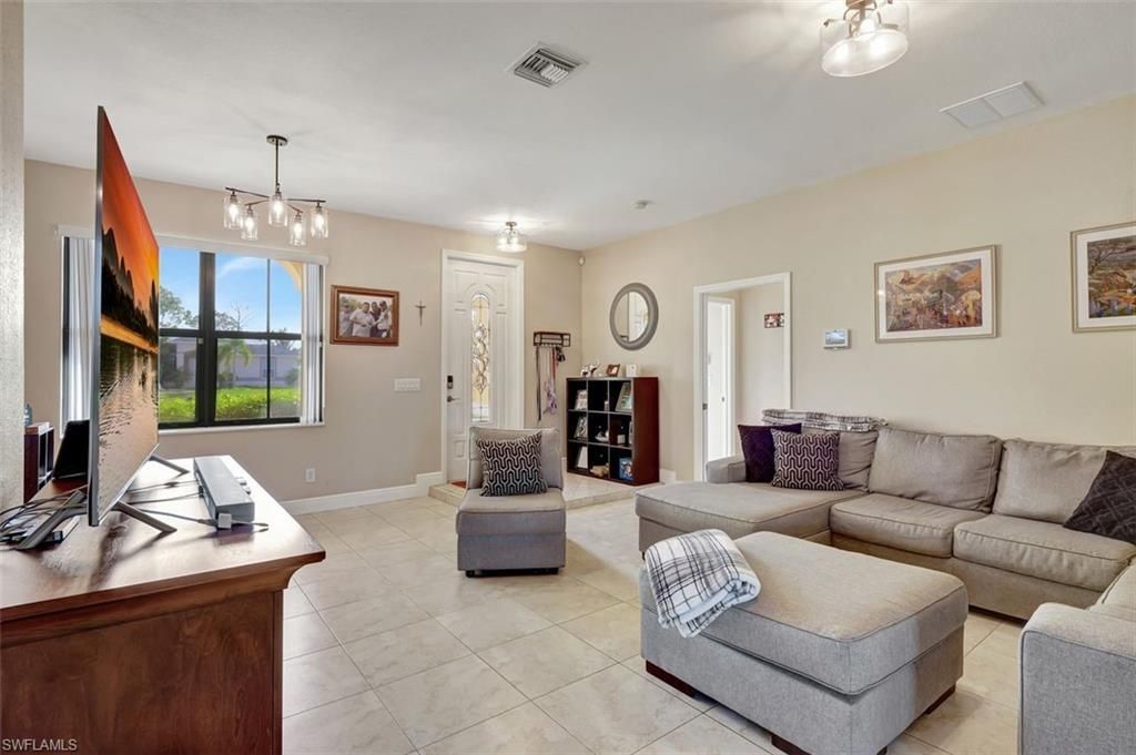 3806 35th St Sw, Lehigh Acres, FL 33976 Photo