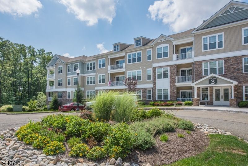 3302 Pierce Ln, Rockaway, NJ 07866 Main Photo