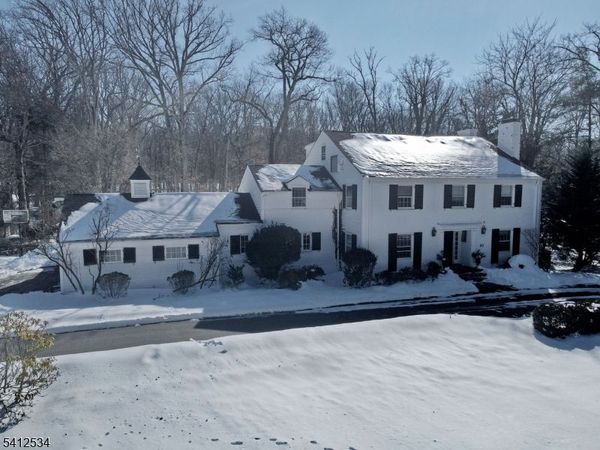 83 Devon Rd, Essex Fells, NJ 07021