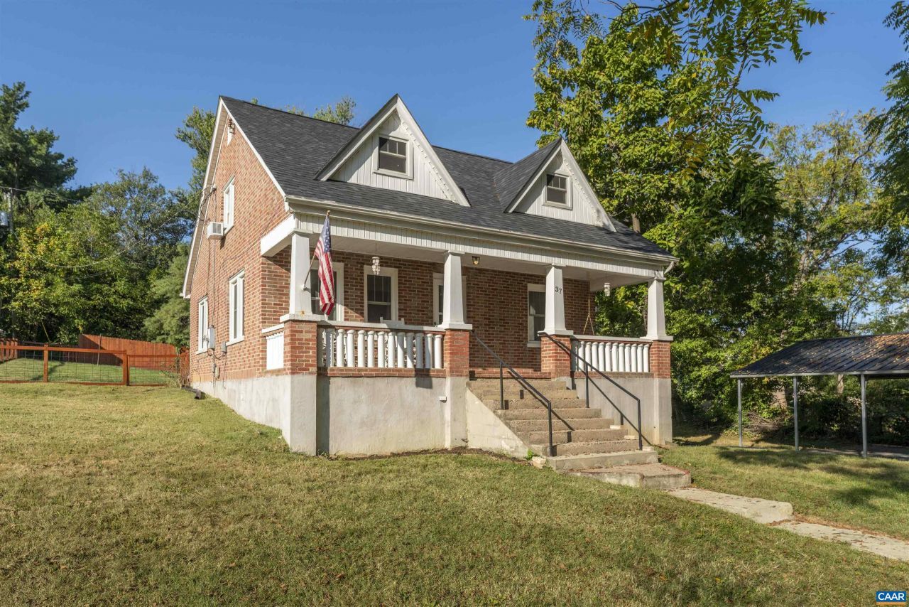 37 Peggys Ln, Fishersville, VA 22939 Main Photo