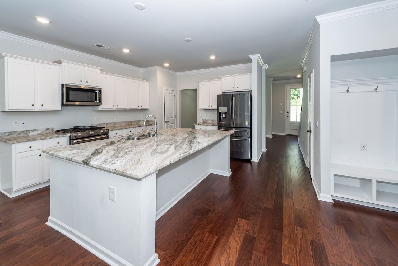 480 Oak View Way Photo 4