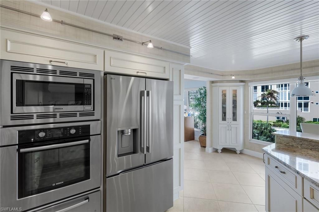 4451 Gulf Shore Blvd N, Unit 501, Naples, FL 34103 Photo