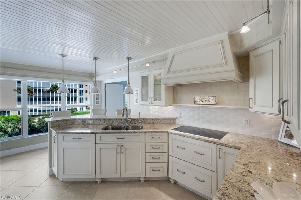 4451 Gulf Shore Blvd N, Unit 501, Naples, FL 34103 Photo