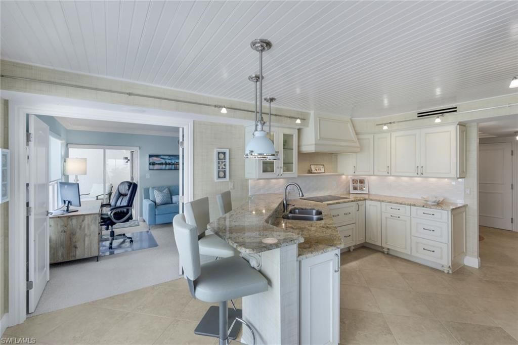 4451 Gulf Shore Blvd N, Unit 501, Naples, FL 34103 Photo