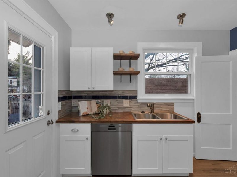 241 Oakmont, Cincinnati, OH 45216 Photo 11